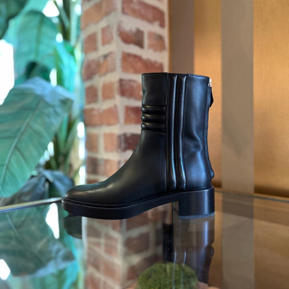 HERMES Black Leather Calfskin Harper Boots SZ 37 (US 7)